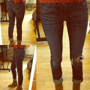 5️⃣ Vigoss Studio Distressed Skinny Jeans
